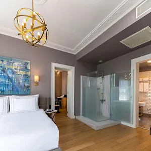 2* Hotel Petros